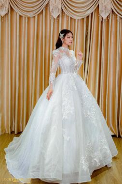 Áo cưới công chúa màu trắng tay dài mẫu 2 9/2022