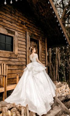 Áo cưới màu trắng mẫu 3 tháng 11/2022