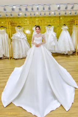 Áo cưới màu trắng tay dài ren cổ đứng mẫu mới nhất 2022