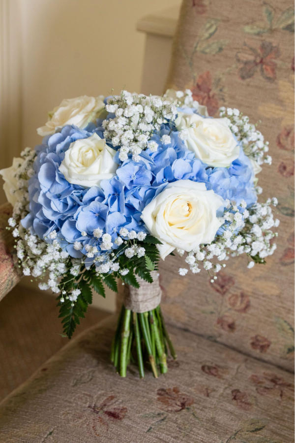 Mẫu hoa cưới cẩm tú cầu màu xanh
