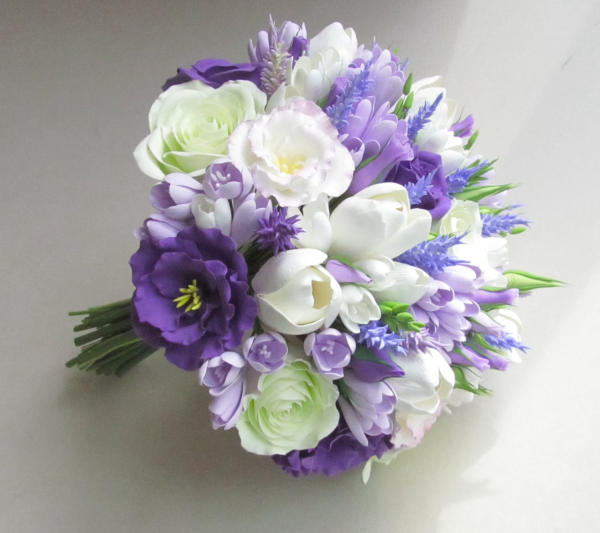 hoa cưới tulip màu tím lãng mạn