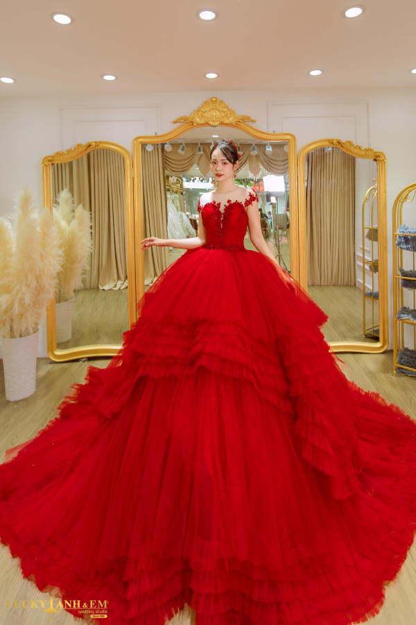 Top 12 Áo Váy Cưới Màu Đỏ Đẹp Cho Cô Dâu Đi Bàn Ấn Tượng