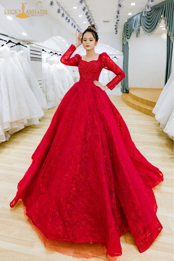 Váy cưới phòng xòe đỏ tay dài - Hien Vy Bridal | Áo cưới Hiên Vy | Cho thuê  áo cưới | Bán áo cưới